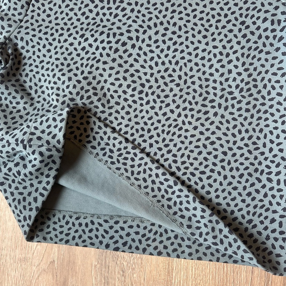Patterned Green Top - Picture 3 of 3